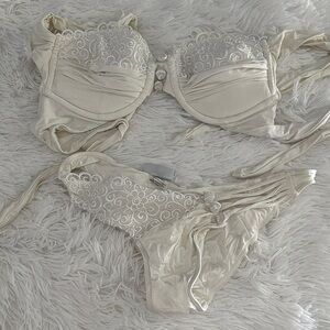 Beach Bunny Cream Lace Bra Set